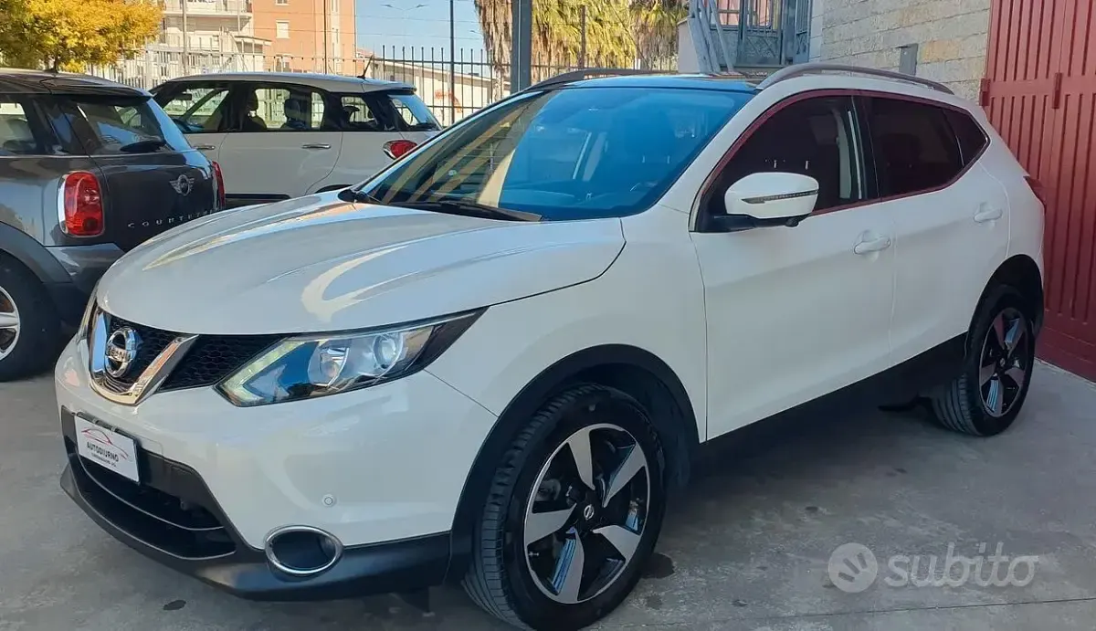 Usata Nissan Qashqai N-Connecta 110 CV (80 kW) 2016 Bianco SUV