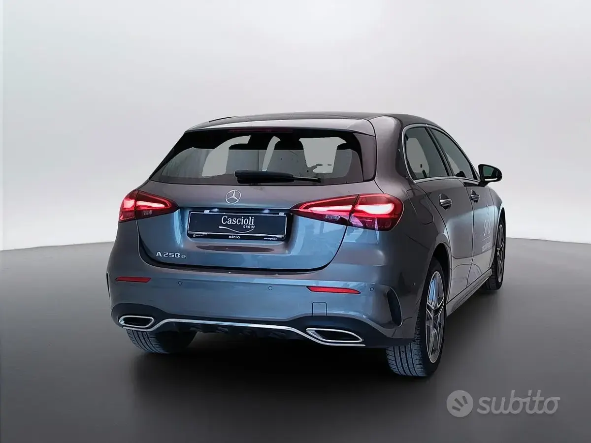 Usata Mercedes A250 Advanced Plus 163 CV (119 kW) 2025 Mountain grau metallic Berlina