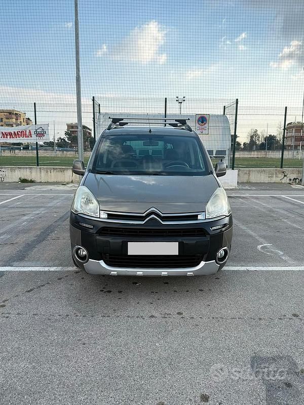 Usata Citroën Berlingo XTR 90 CV (66 kW) 2012 Verde Monovolume