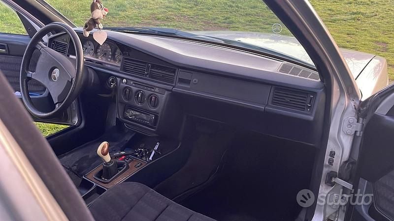 Usata Mercedes 190 1992 Grigio Berlina