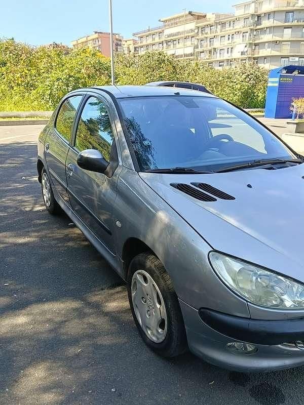 Usata Peugeot 206 68 CV (50 kW) 2005 Berlina