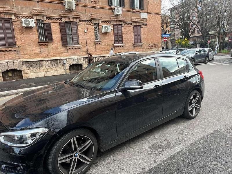 Usata BMW 118 Sport Line 150 CV (110 kW) 2017 Nero Utilitaria