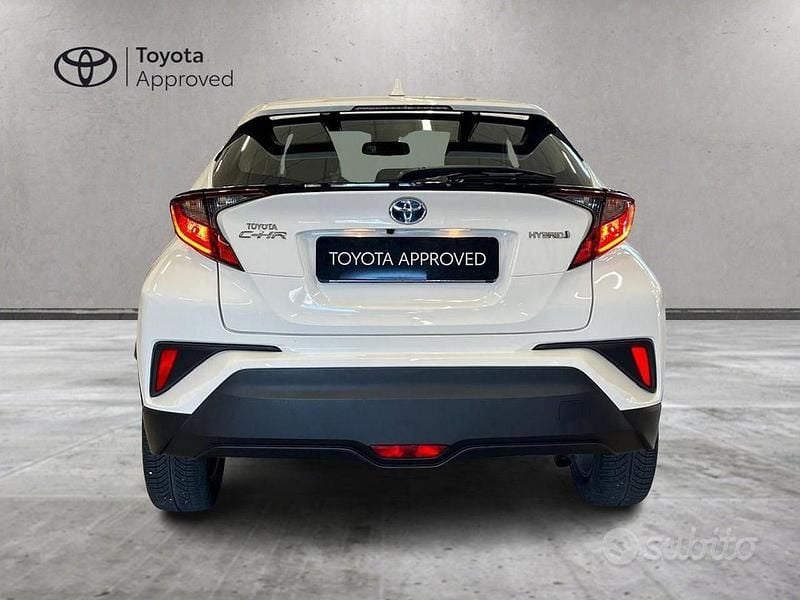 Usata Toyota C-HR Active 98 CV (72 kW) 2023 Bianco SUV