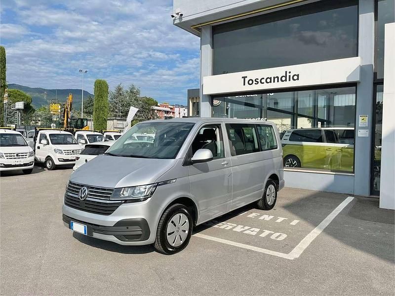 Usata VW Caravelle Comfortline 150 CV (110 kW) 2023 Argento Monovolume