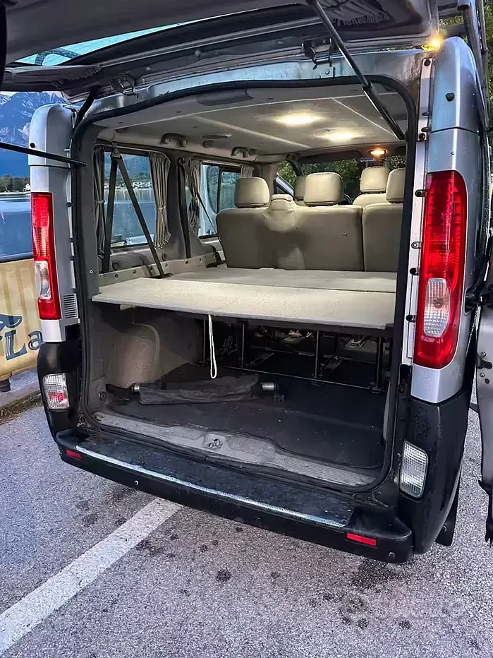 Usata Renault Trafic 114 CV (83 kW) 2008 Grigio Monovolume