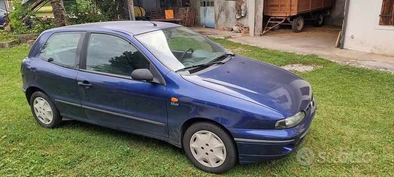 Blu Usata 1998 Fiat Bravo Due volumi | 1200 € (Super prezzo) - Immagine 1/4