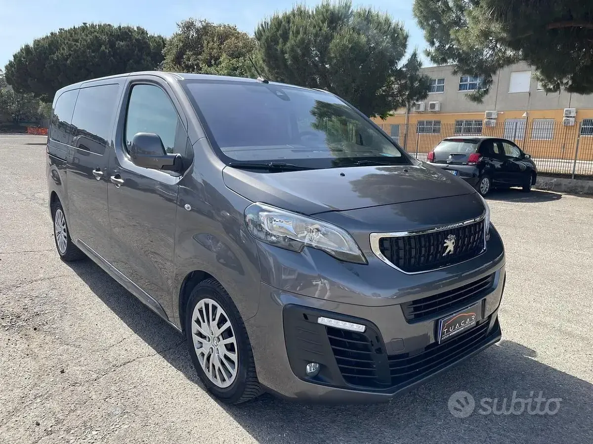 Usata Peugeot Traveller Active 150 CV (110 kW) 2018 Grigio Monovolume