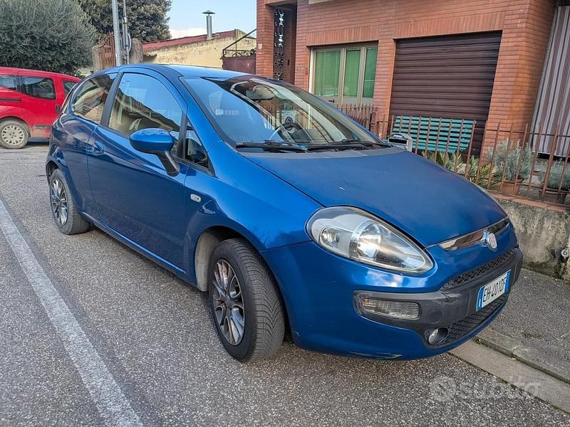 Usata Fiat Punto 2011 Blu Utilitaria