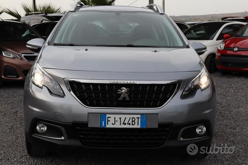 Usata Peugeot 2008 Access 82 CV (60 kW) 2017 Grigio SUV
