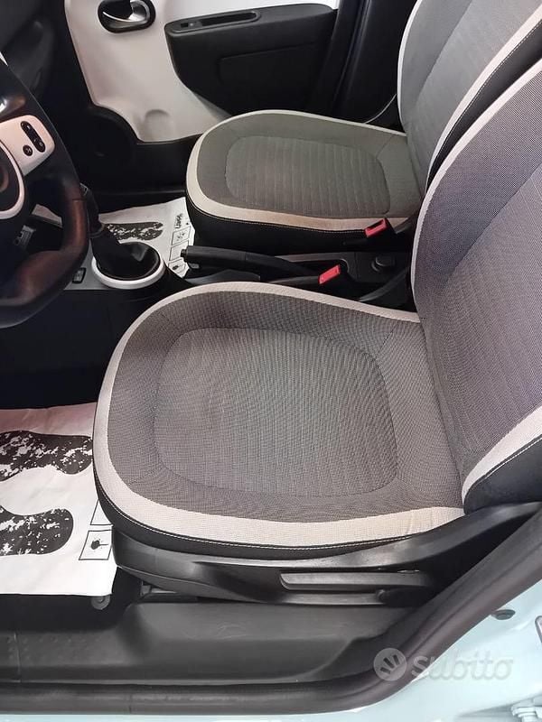Usata Renault Twingo Equilibre 65 CV (47 kW) 2024 Blu Utilitaria