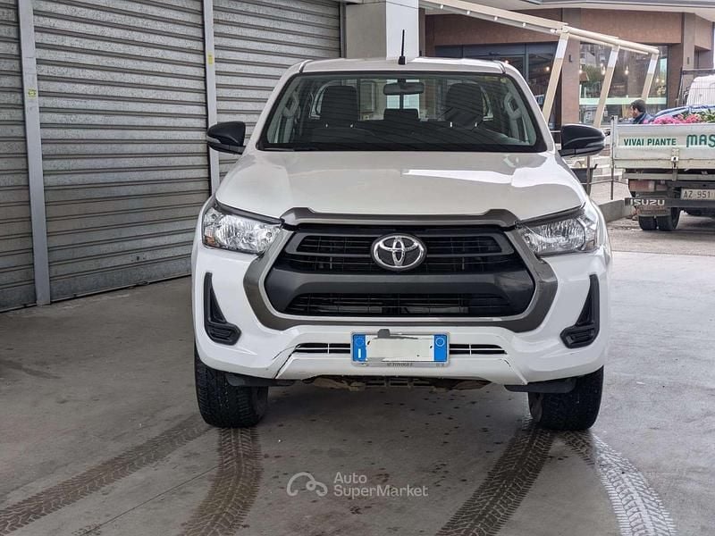 Gebraucht Toyota HiLux 150 PS (110 kW) 2021 Weiß Pickup