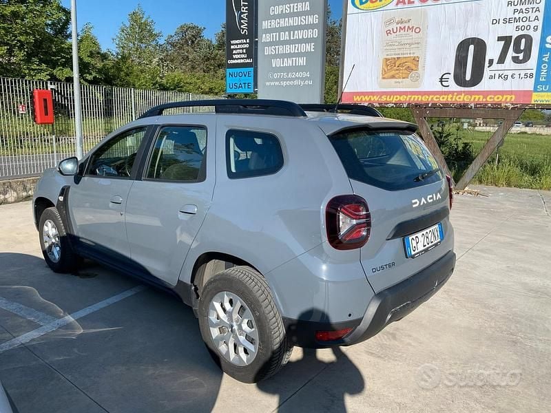 Begagnad Dacia Duster Comfort 116 HK (85 kW) 2023 Grå SUV