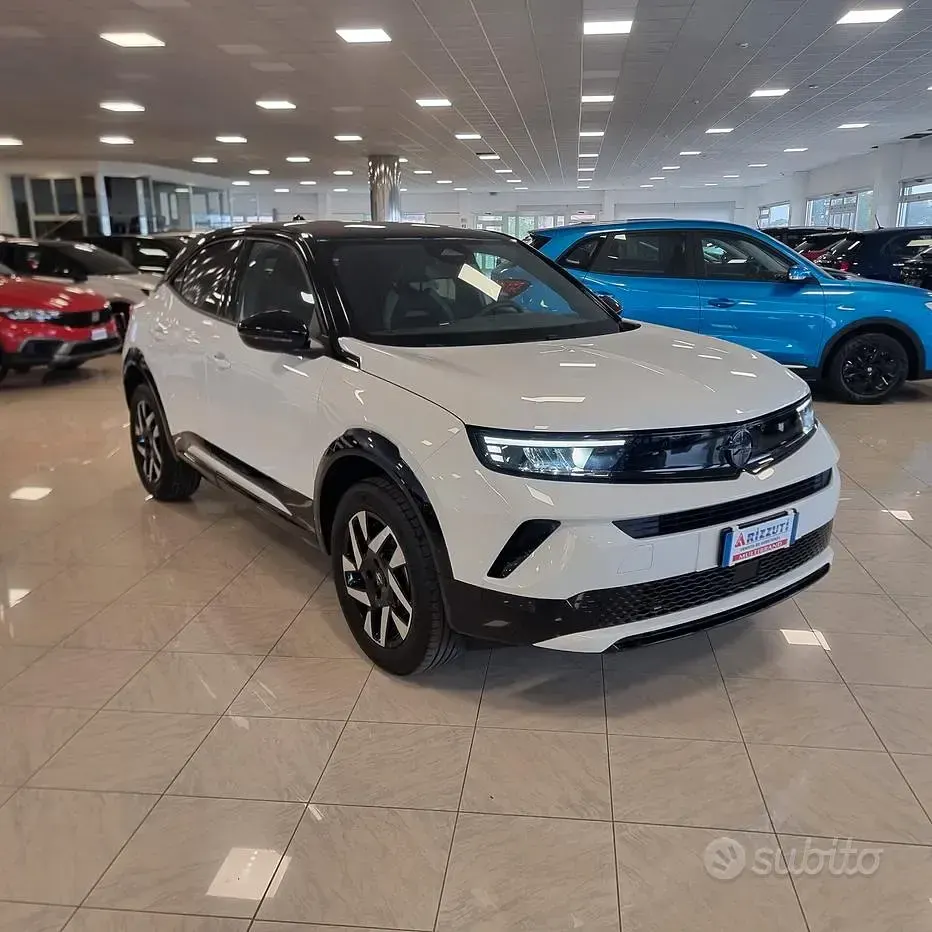 Usata Opel Mokka 131 CV (96 kW) 2025 Bianco SUV