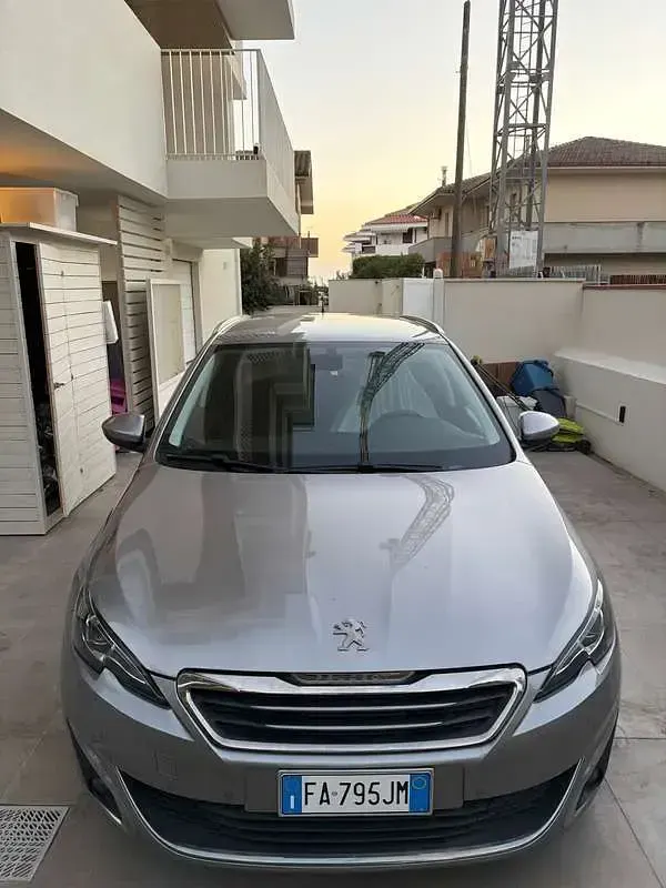 Usata Peugeot 308 SW Allure 120 CV (88 kW) 2015 Grigio Station wagon