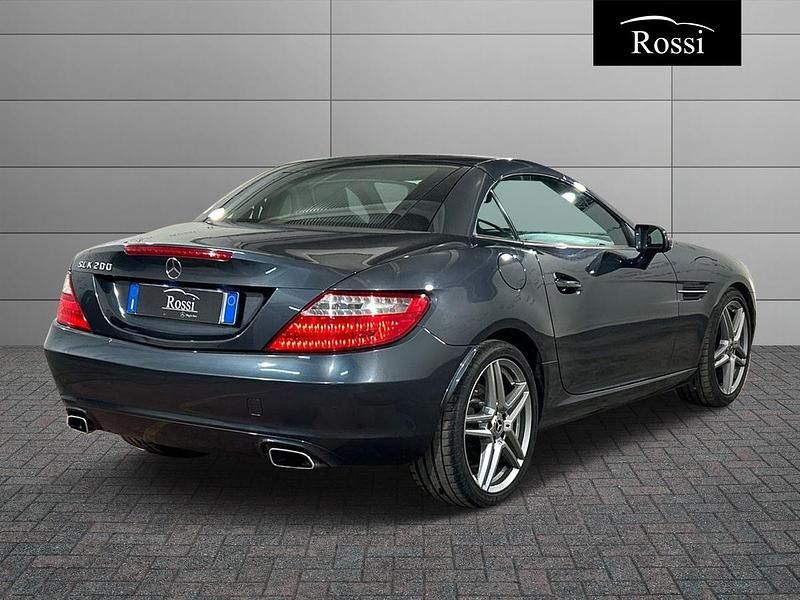 Usata Mercedes SLK200 184 CV (135 kW) 2011 Grigio scuro metallizzato Cabrio