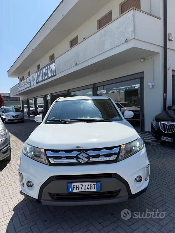 Usata Suzuki Vitara 120 CV (88 kW) 2017 Bianco SUV