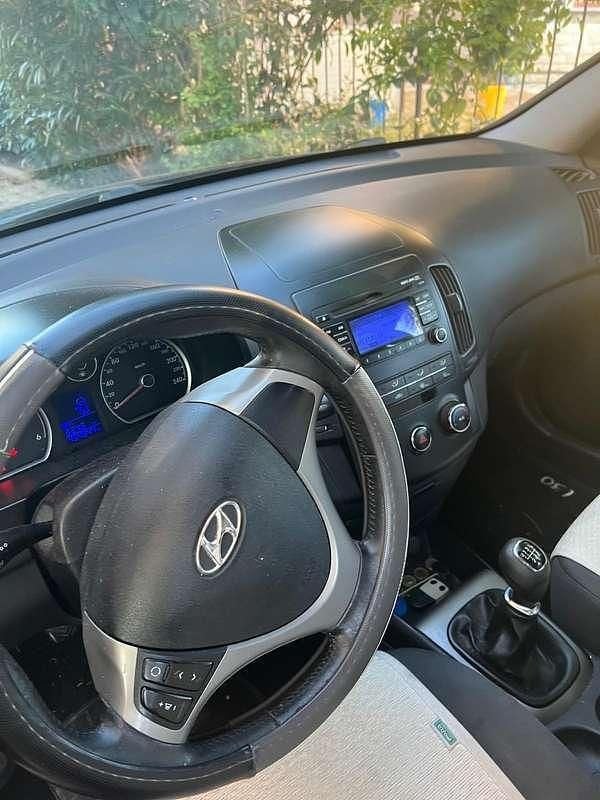 Usata 2011 Hyundai i30 Comfort Station wagon | 2000 € - Immagine 1/4