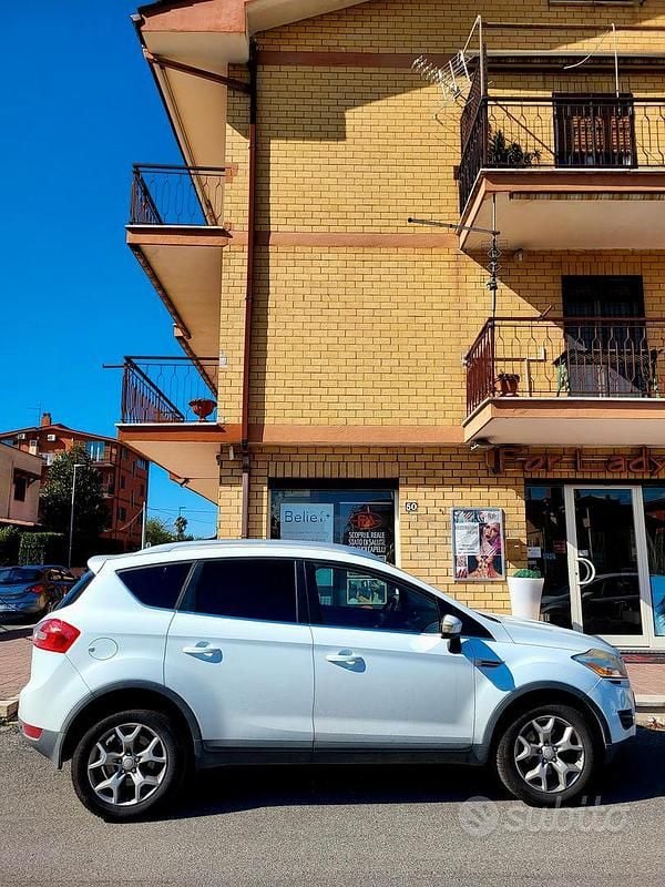 Usata Ford Kuga 140 CV (102 kW) 2010 Bianco SUV