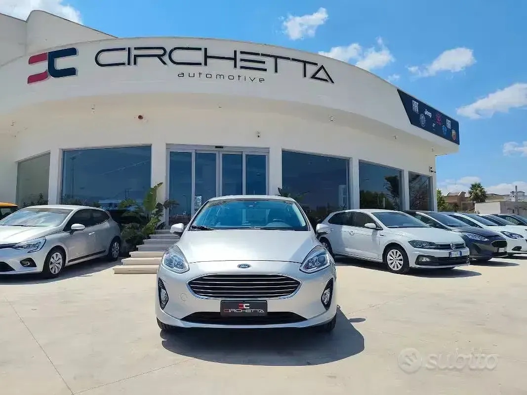 Usata Ford Fiesta Titanium 86 CV (63 kW) 2018 Grigio Utilitaria