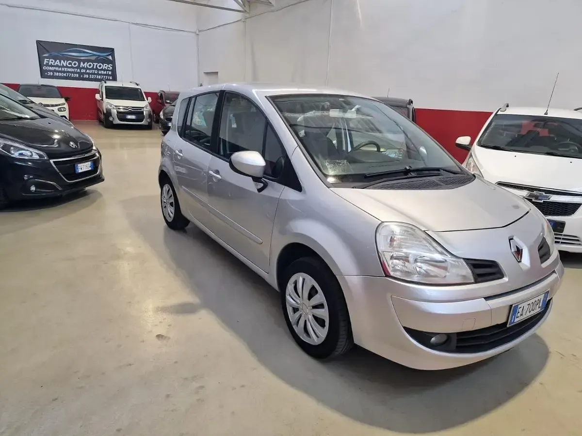 Usata Renault Modus Dynamique 75 CV (55 kW) 2010 Grigio Monovolume