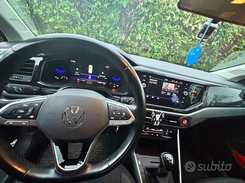 Usata VW Polo Life 95 CV (69 kW) 2022 Grigio Utilitaria