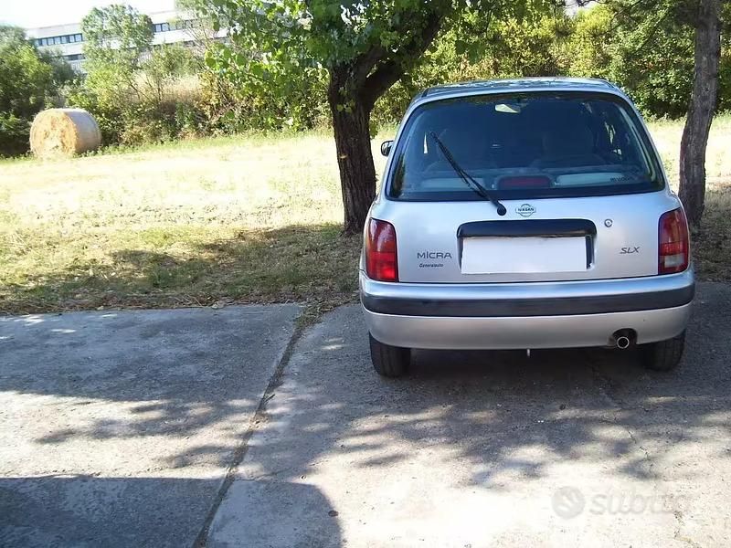 Usata Nissan Micra 54 CV (39 kW) 1996 Grigio Utilitaria