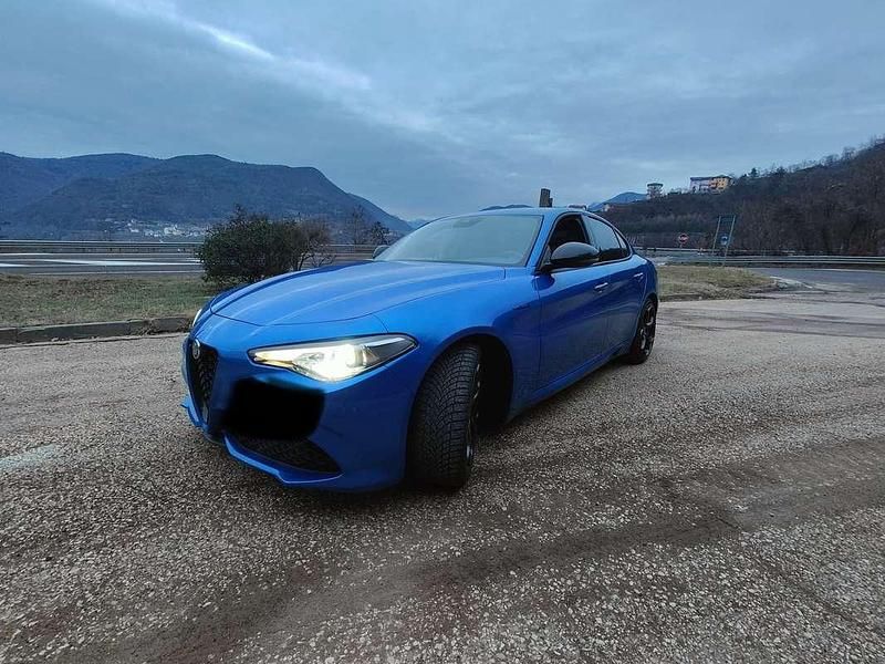 Usata Alfa Romeo Giulia Veloce 211 CV (155 kW) 2021 Blu Berlina