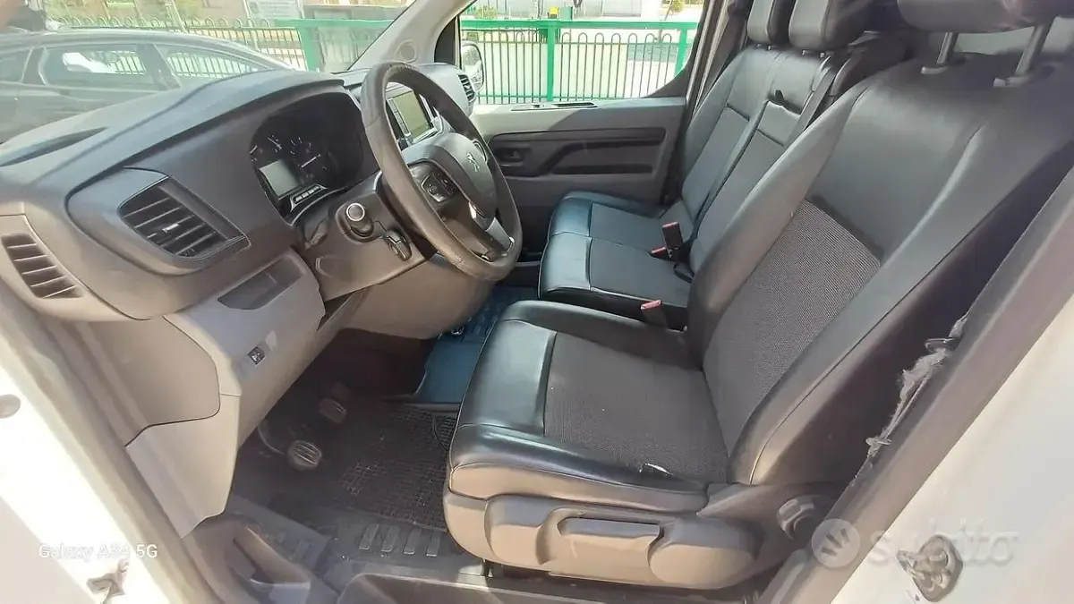 Usata Peugeot Expert 122 CV (89 kW) 2019 Bianco Furgone
