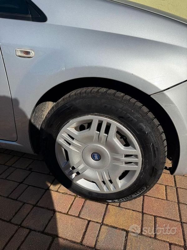 Usata Fiat Grande Punto S 75 CV (55 kW) 2012 Grigio Utilitaria