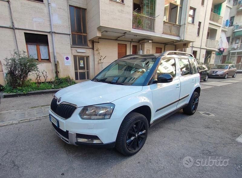 Usata Skoda Yeti Outdoor 105 CV (77 kW) 2015 Bianco SUV