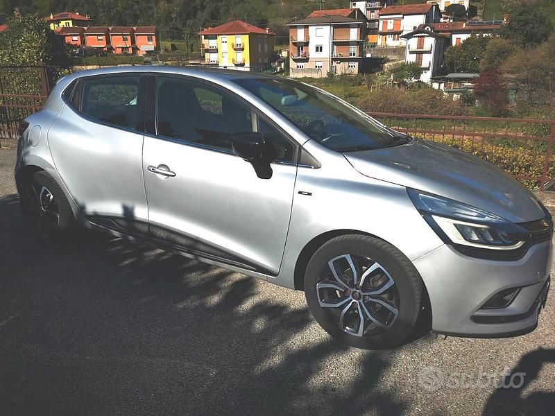 Usata Renault Clio IV Intens 90 CV (66 kW) 2019 Grigio Berlina