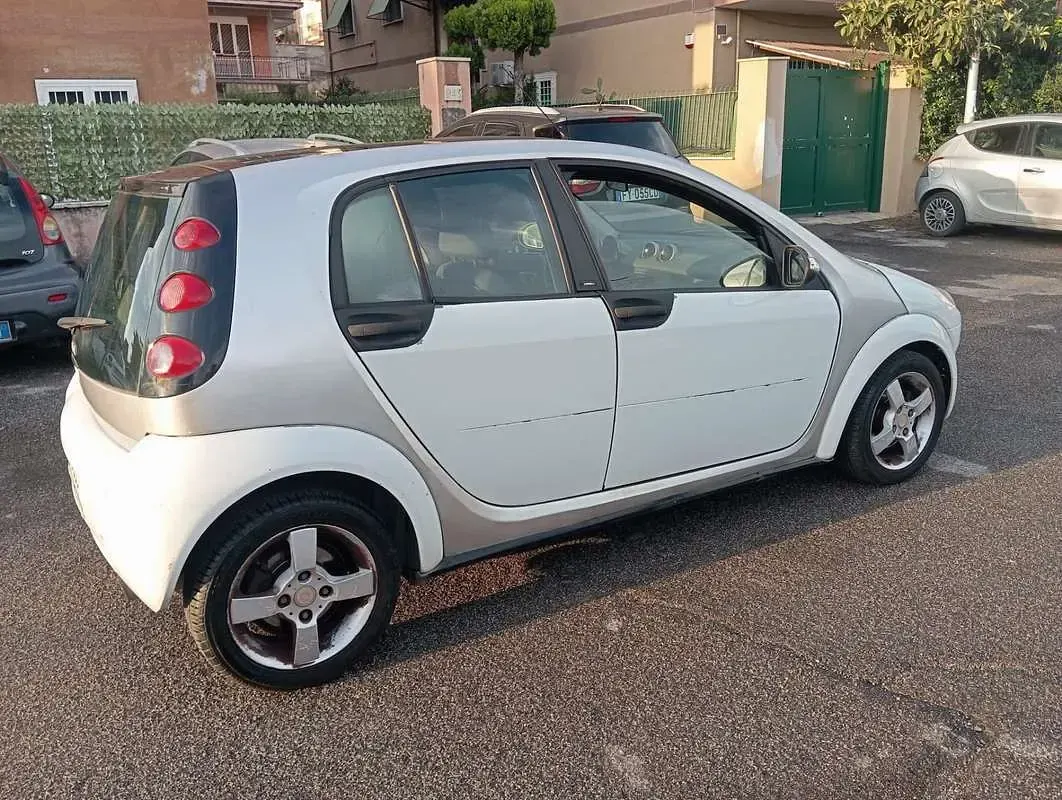 Usata Smart ForFour Passion 68 CV (50 kW) 2005 Utilitaria