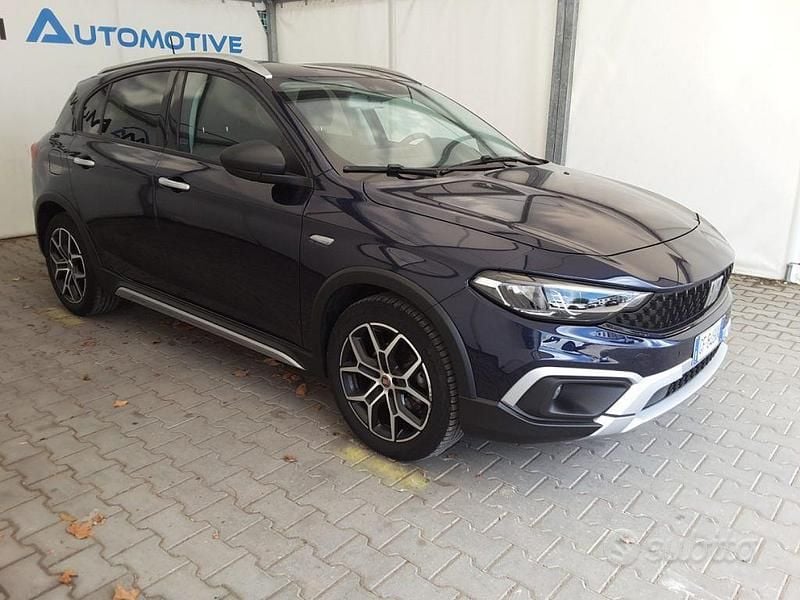 Usata Fiat Tipo Cross 101 CV (74 kW) 2021 Blu Berlina
