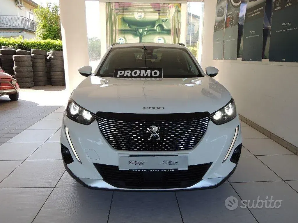 Usata Peugeot 2008 Allure 131 CV (96 kW) 2021 Bianco SUV