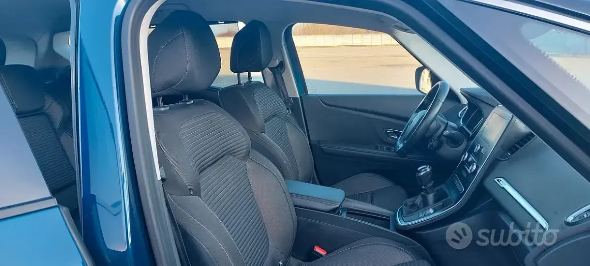 Usata Renault Scénic IV 110 CV (80 kW) 2018 Bluazzurro Monovolume