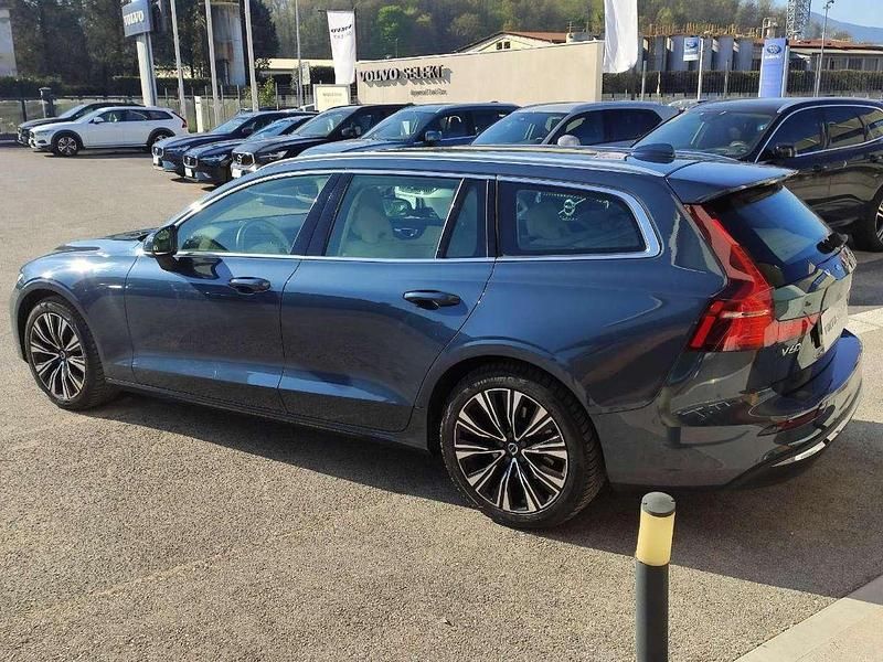 Usata Volvo V60 Plus 197 CV (144 kW) 2023 Blu Station wagon