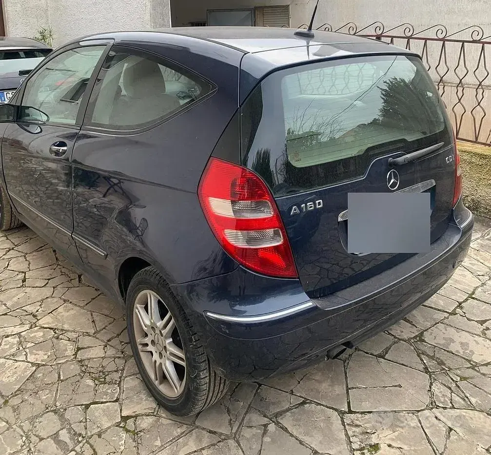 Usata Mercedes A160 Elegance 82 CV (60 kW) 2005 Bluazzurro Berlina