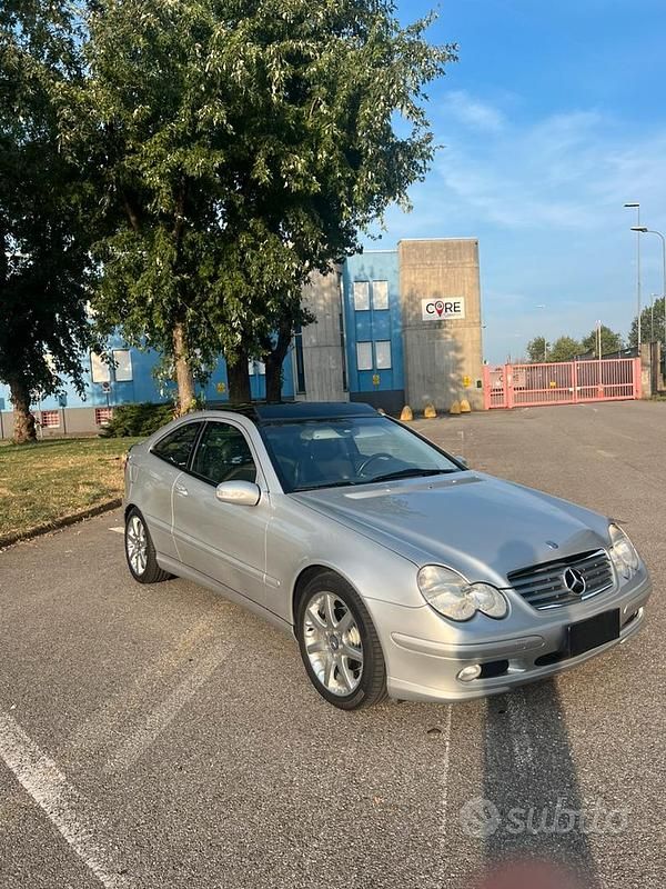 Usata Mercedes C200 2001 Grigio Coupé