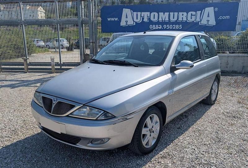 Usata Lancia Ypsilon 59 CV (43 kW) 2002 Grigio Utilitaria