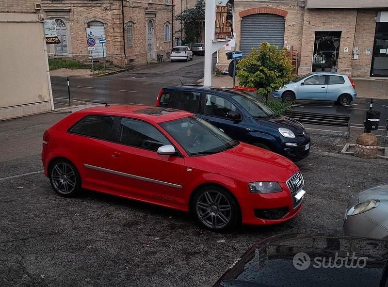 Rosso Usata 2008 Audi S3 Tre volumi | 15.000 € (Buon prezzo) - Immagine 1/4