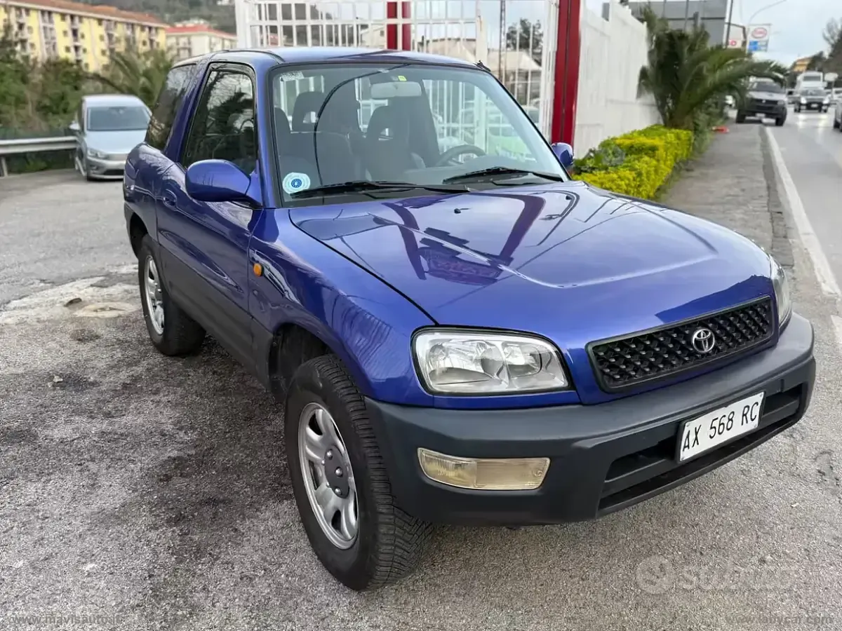 Usata Toyota RAV4 128 CV (94 kW) 1998 Blu SUV