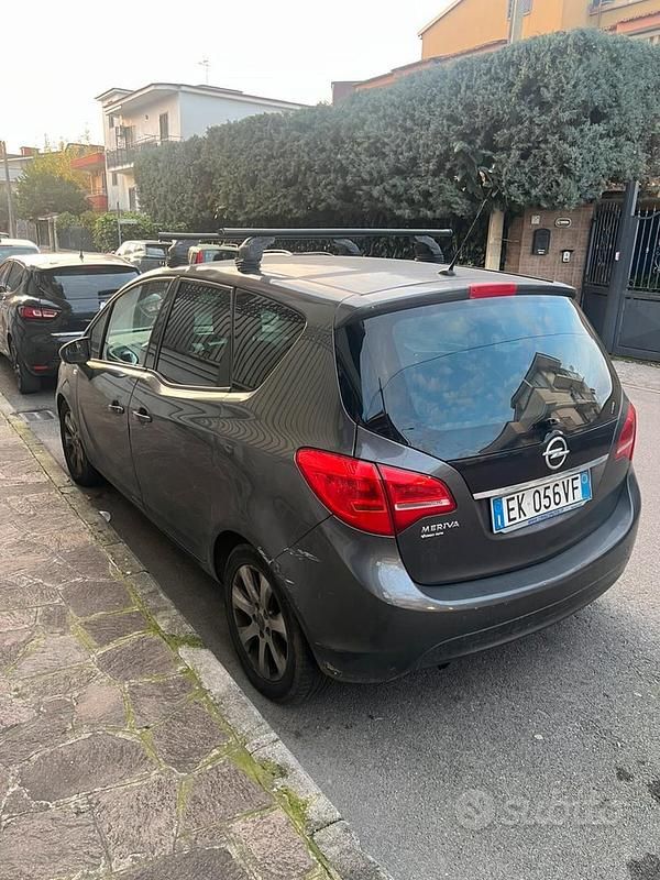 Usata Opel Meriva 101 CV (74 kW) 2011 Grigio Monovolume