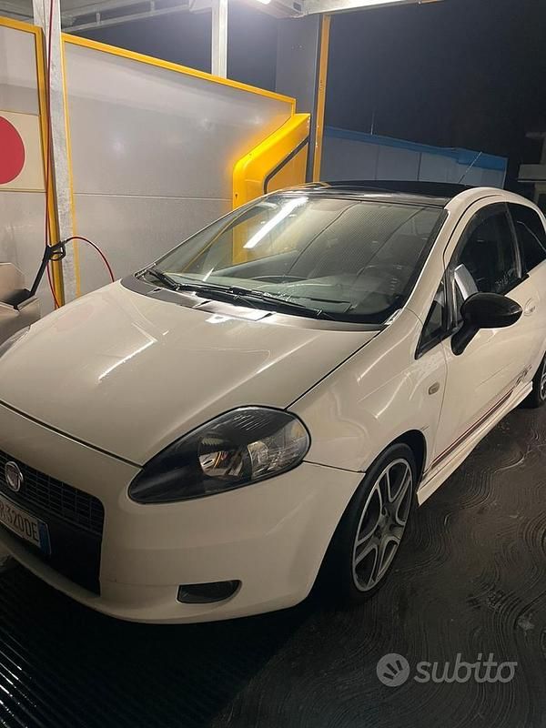 Usata Fiat Punto 90 CV (66 kW) 2009 Bianco Utilitaria