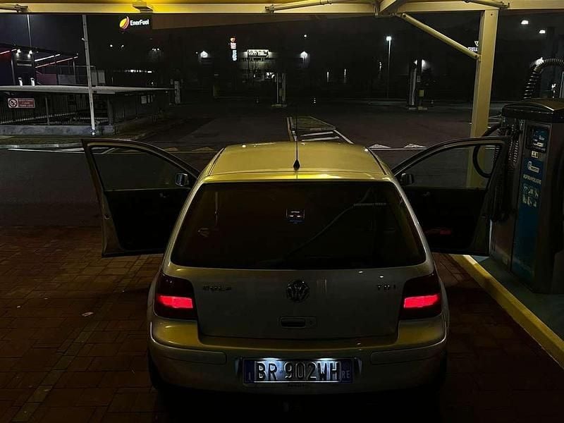 Usata VW Golf 110 CV (80 kW) 2001 Berlina