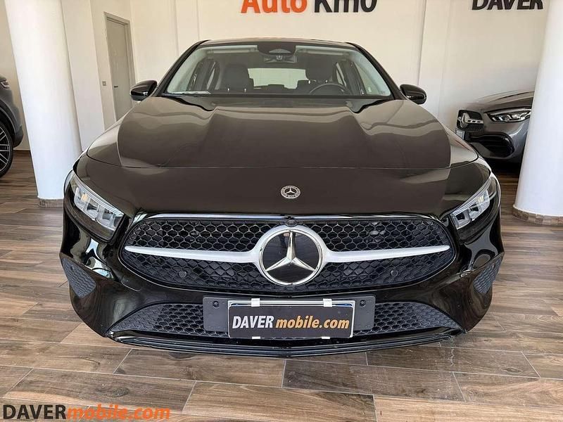Usata Mercedes A180 Advanced 116 CV (85 kW) 2025 Nero Utilitaria