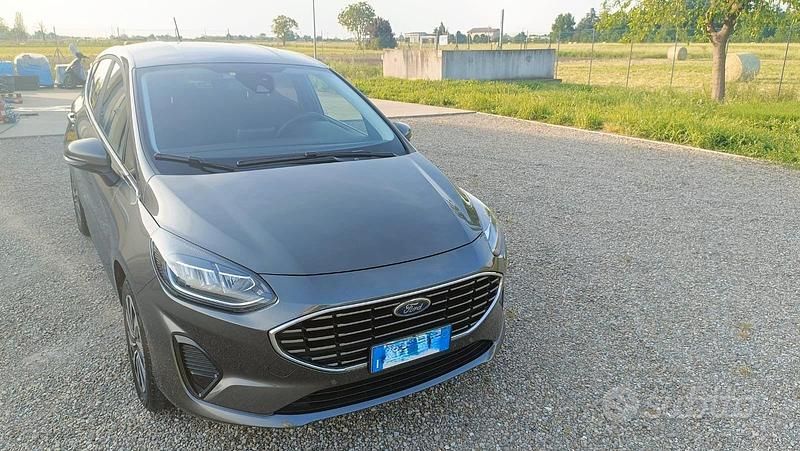 Usata Ford Fiesta 75 CV (55 kW) 2023 Grigio Utilitaria