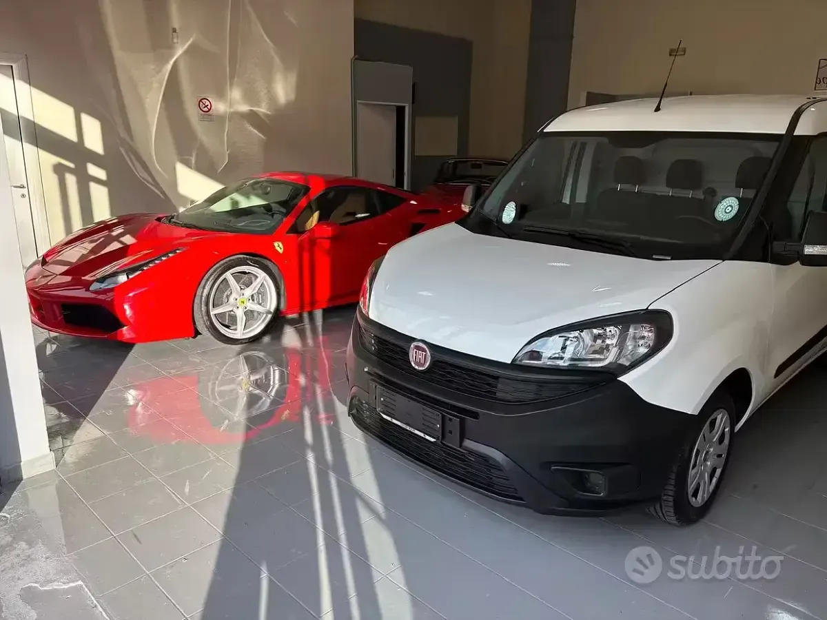 Usata Fiat Doblò S 120 CV (88 kW) 2022 Bianco Monovolume