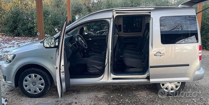 Usata VW Caddy 109 CV (80 kW) 2012 Grigio Monovolume