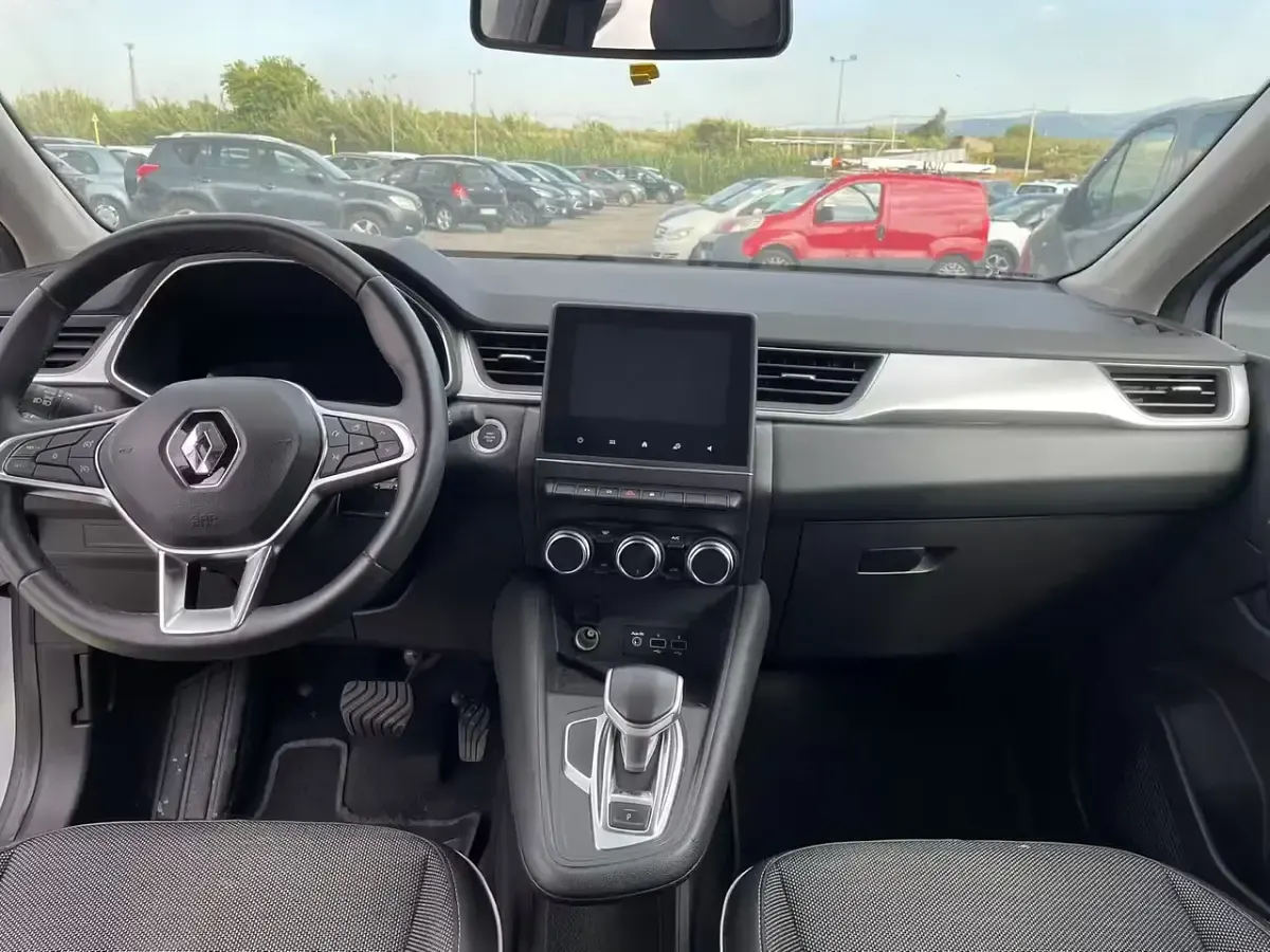 Usata Renault Captur Techno 93 CV (68 kW) 2022 Grigio SUV
