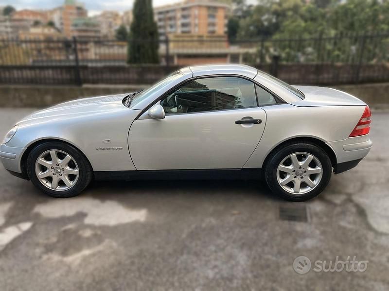 Usata Mercedes SLK200 192 CV (141 kW) 1999 Grigio Cabrio